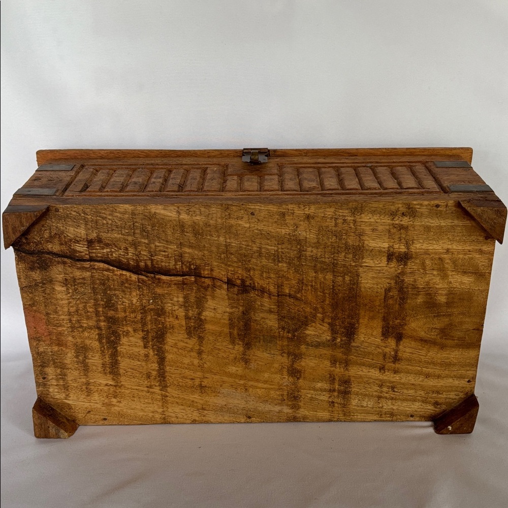 VINTAGE COLLECTIBLE HANDMADE SOLID WOODEN JEWELRY KEEPSAKE BOX - Picture 11 of 16